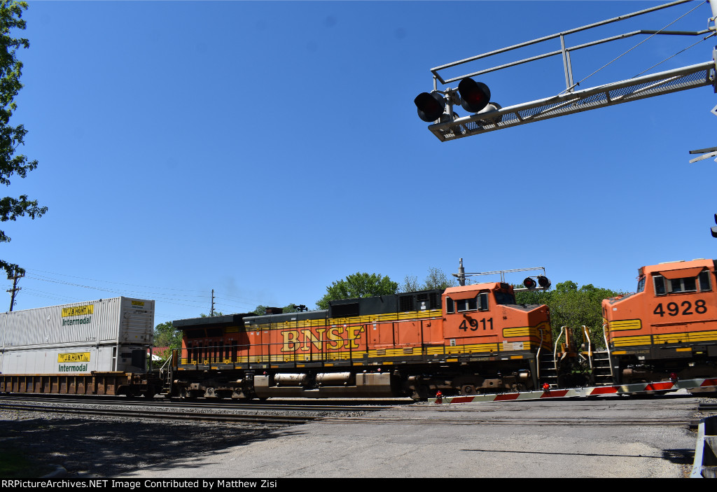 BNSF 4911